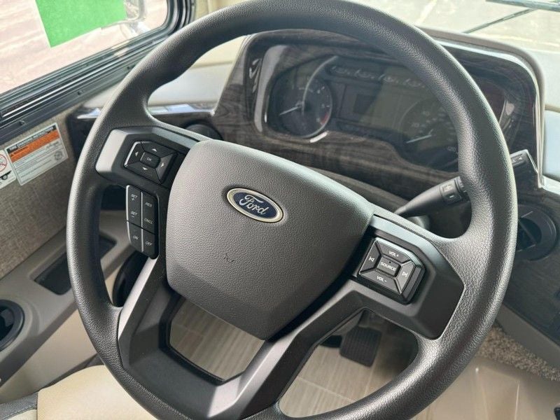 2022 Thor Class A RV Challenger 37DS F24.0-252