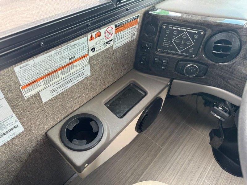 2022 Thor Class A RV Challenger 37DS F24.0-252