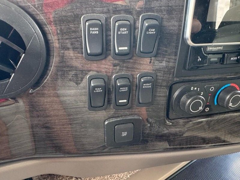 2022 Thor Class A RV Challenger 37DS F24.0-252