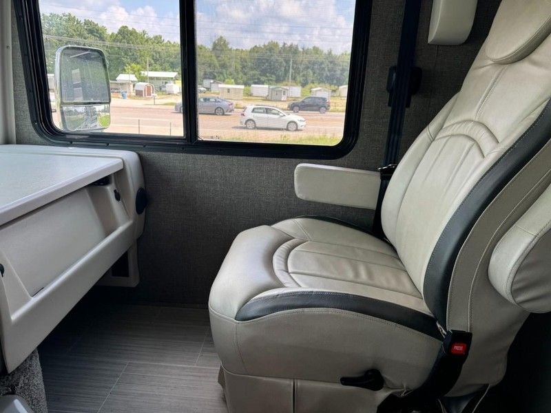 2022 Thor Class A RV Challenger 37DS F24.0-252