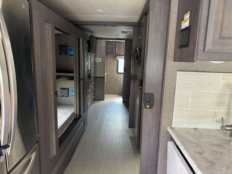 2022 Thor Class A RV Challenger 37DS F24.0-252