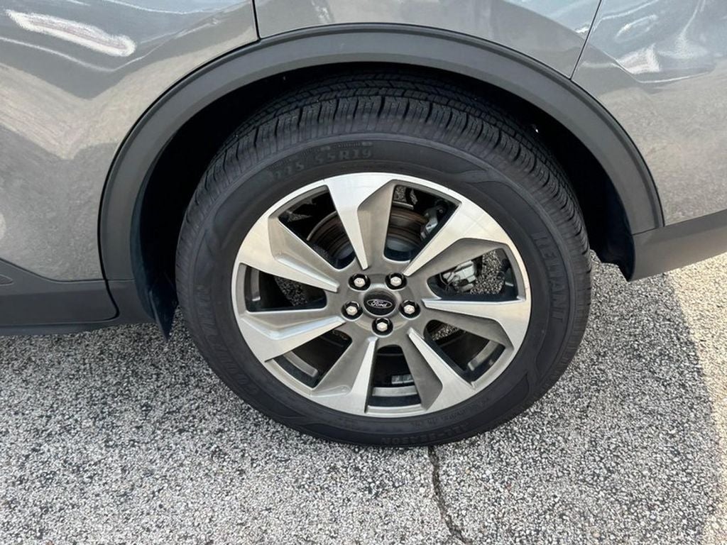 2025 Ford Escape Platinum