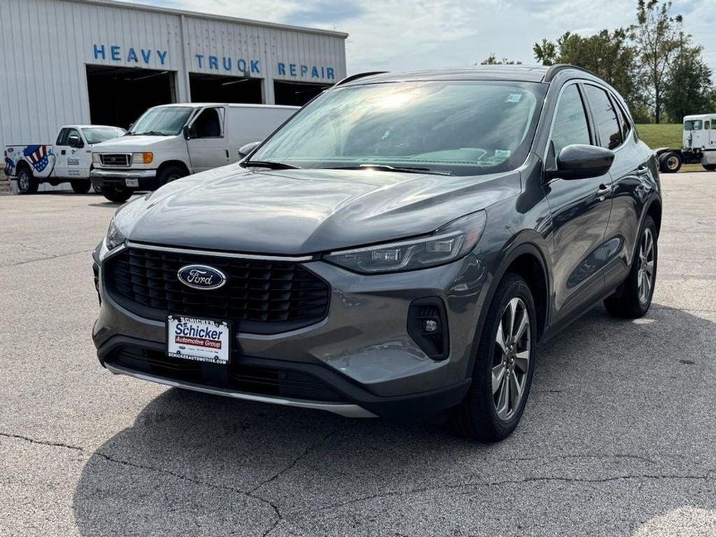 2025 Ford Escape Platinum