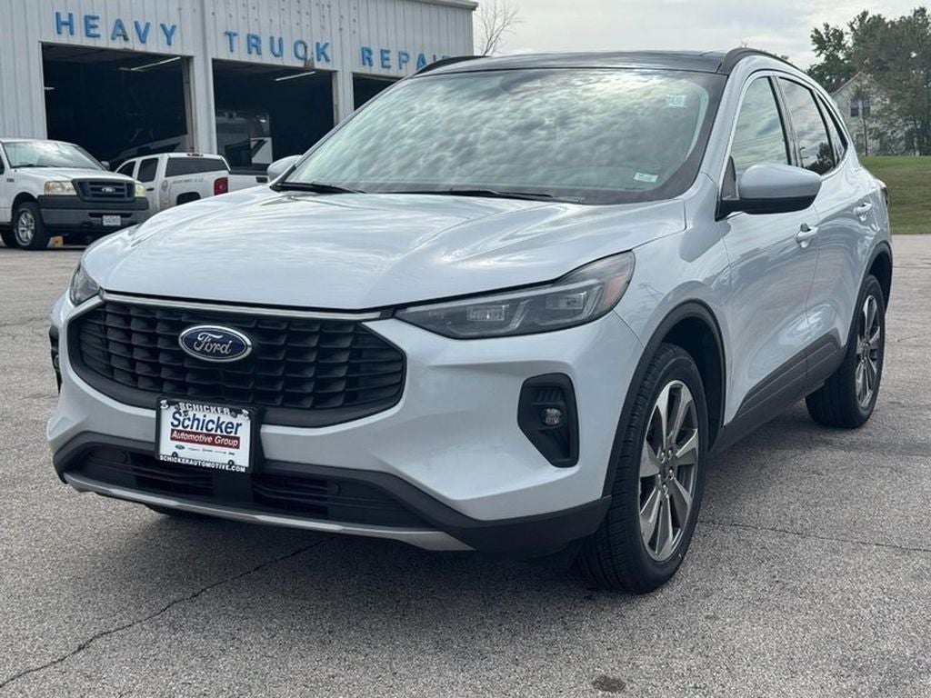 2025 Ford Escape Platinum
