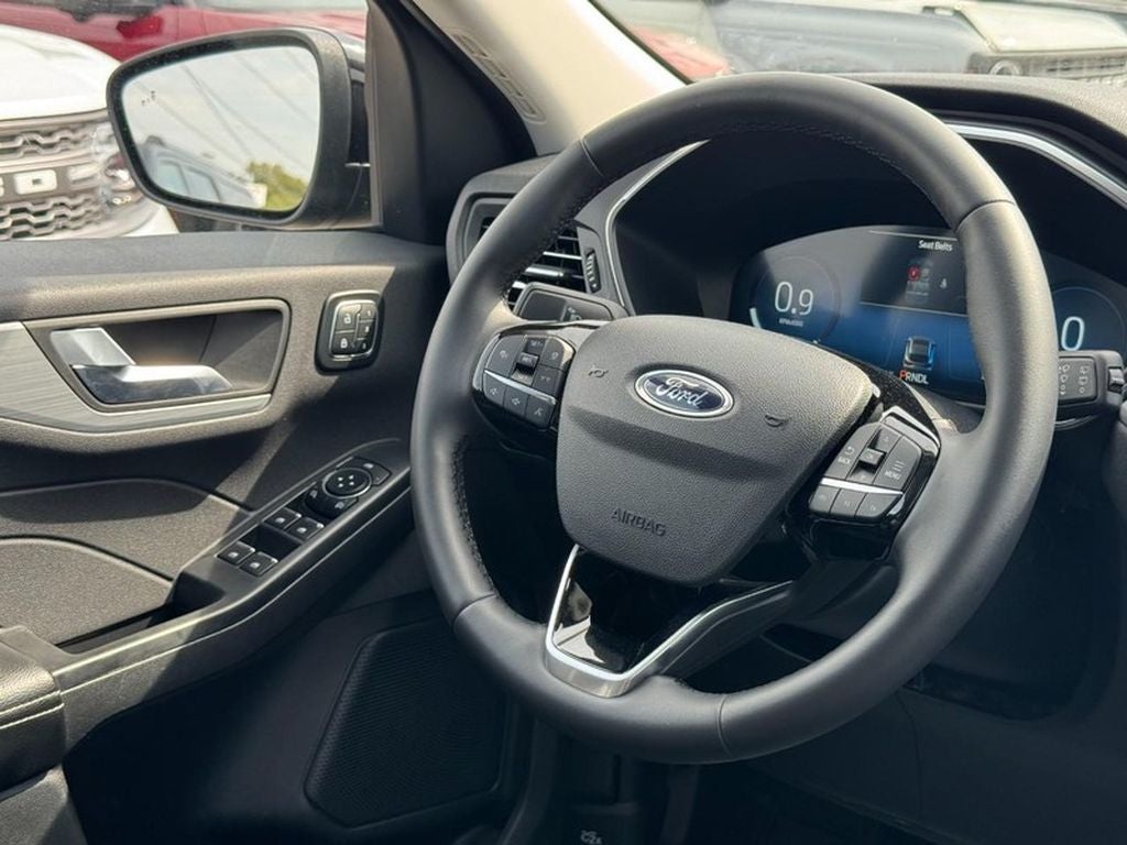2025 Ford Escape Platinum