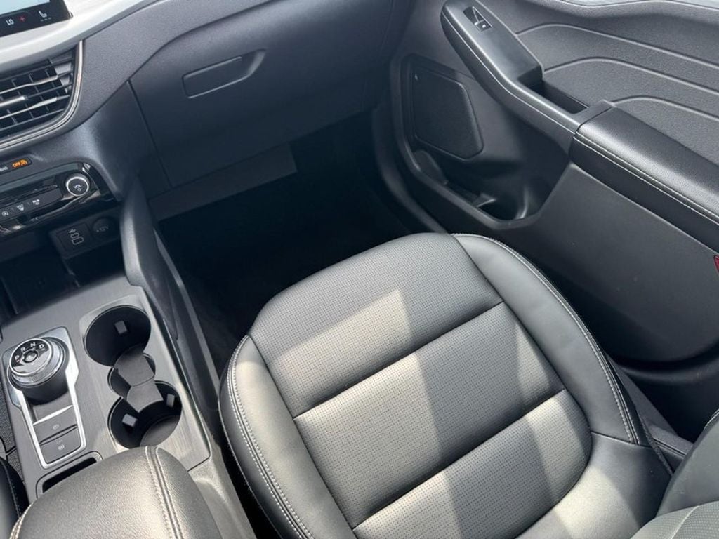 2025 Ford Escape Platinum