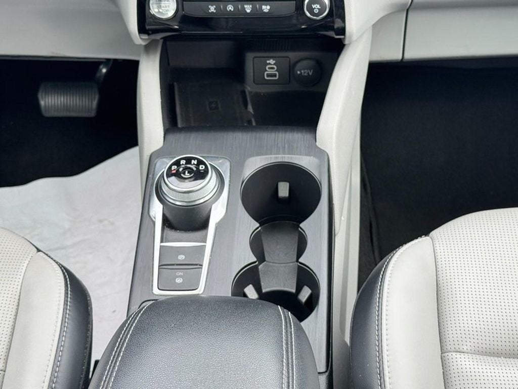 2025 Ford Escape Platinum
