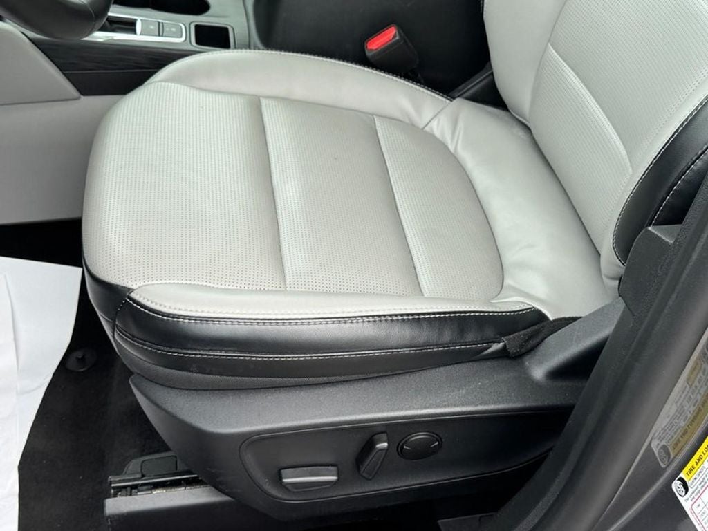 2025 Ford Escape Platinum