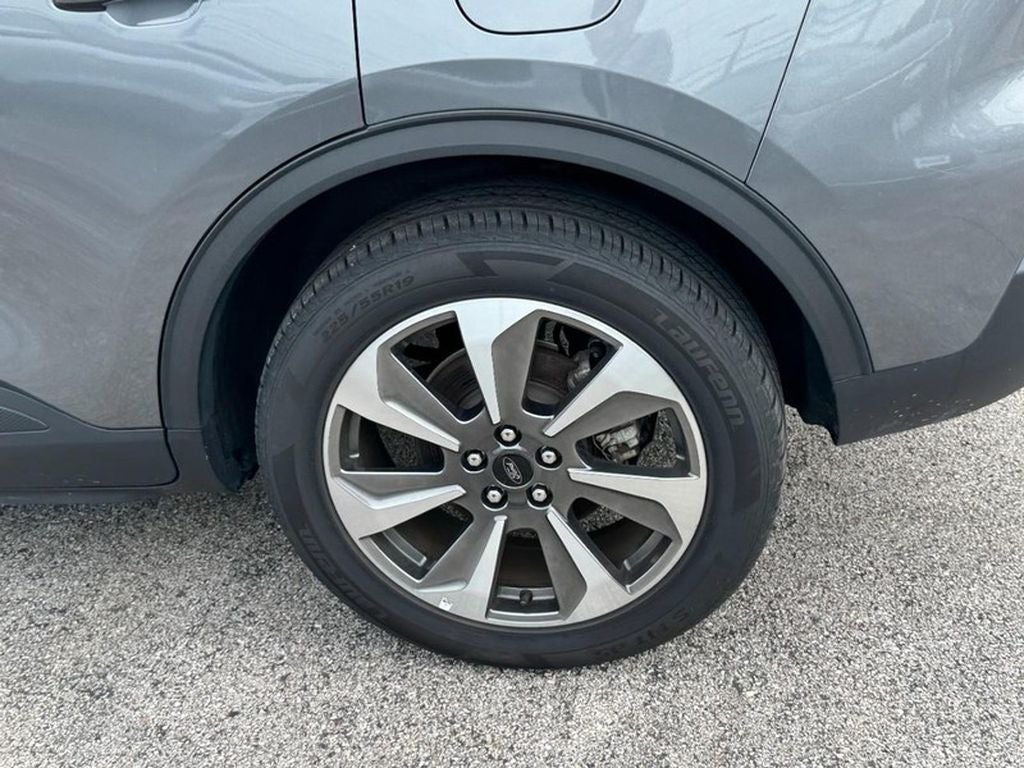 2025 Ford Escape Platinum
