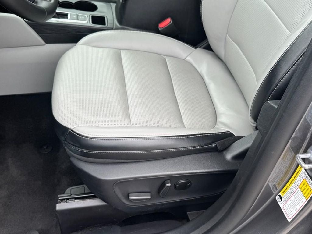 2025 Ford Escape Platinum