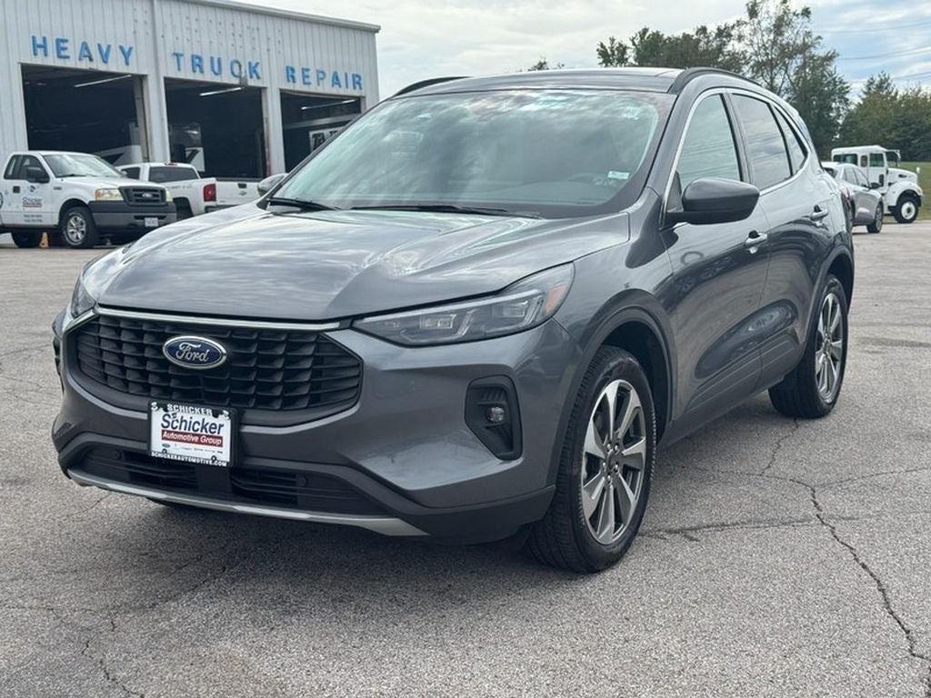 2025 Ford Escape Platinum