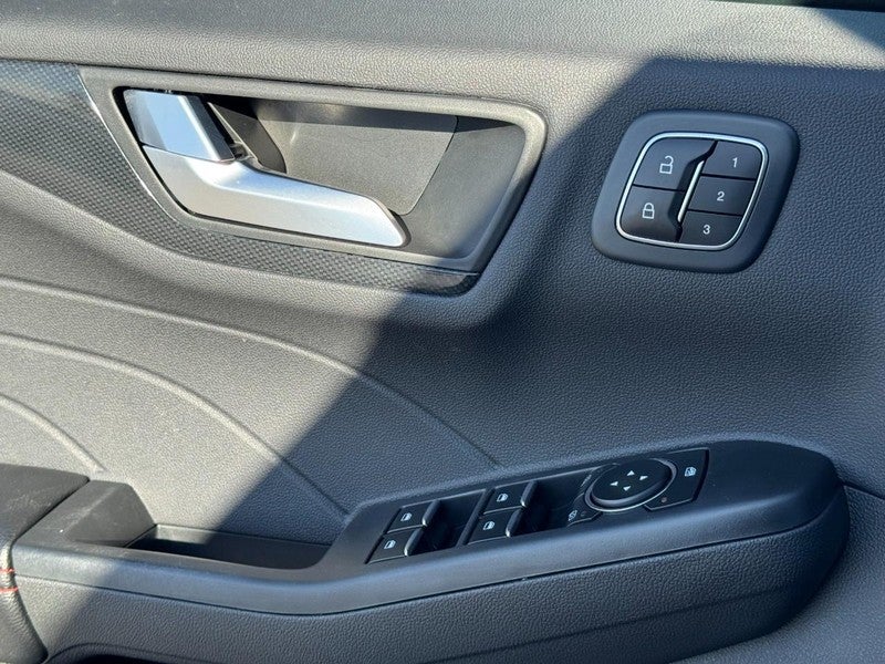 2023 Ford Escape ST-Line Elite