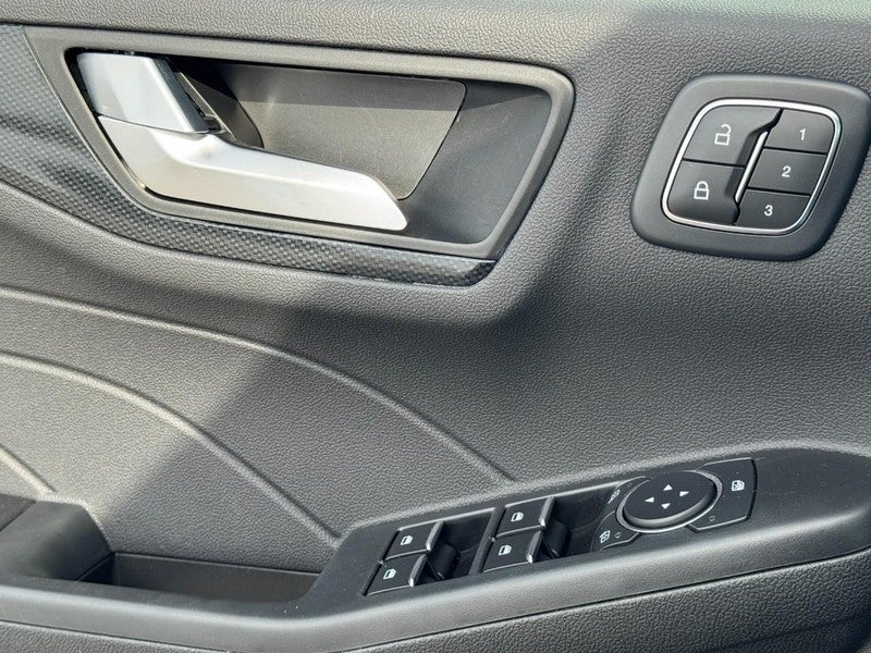 2025 Ford Escape ST-Line Elite