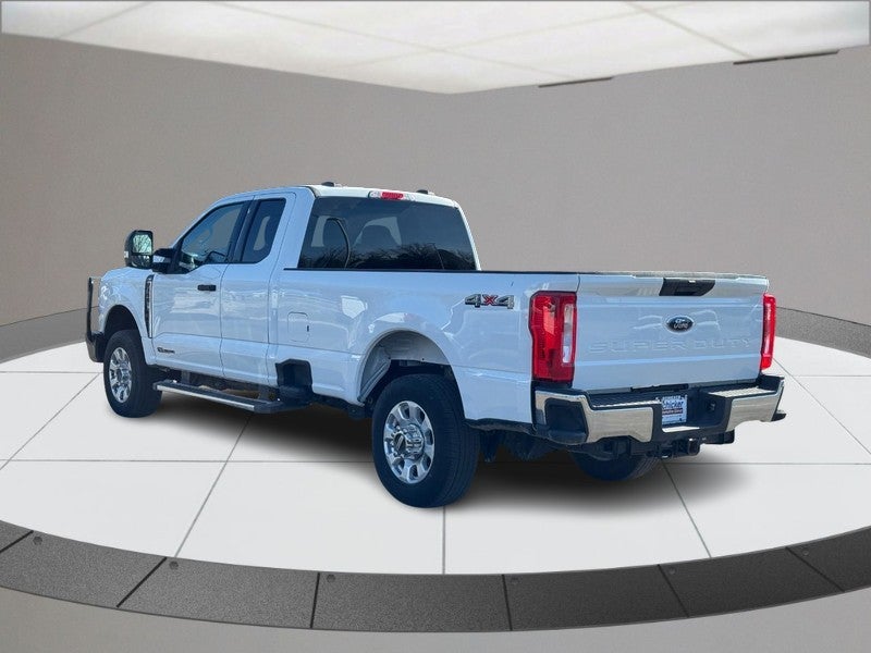 2023 Ford F-350 XLT
