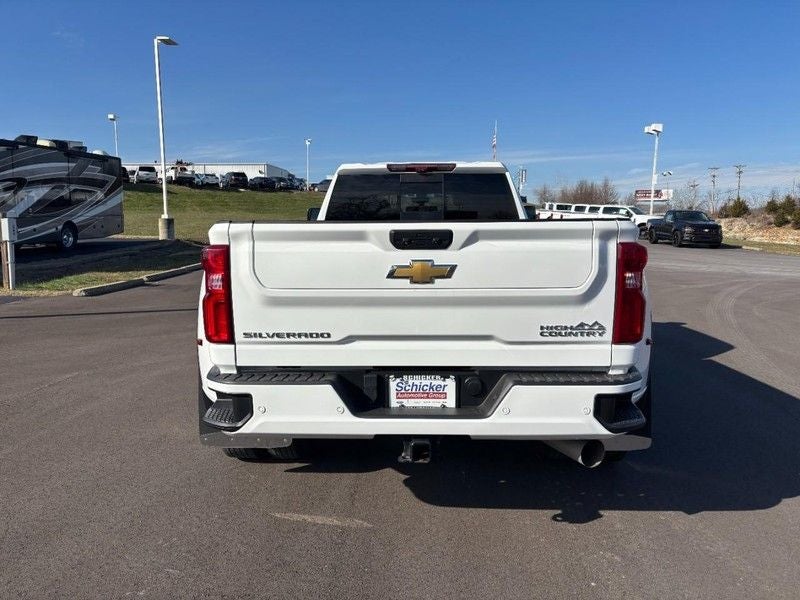 2023 Chevrolet Silverado High Country