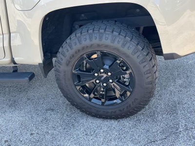 2022 GMC Canyon 4WD AT4 w/Leather