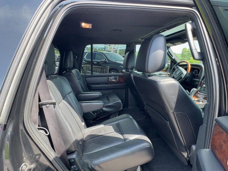2015 Lincoln Navigator Base