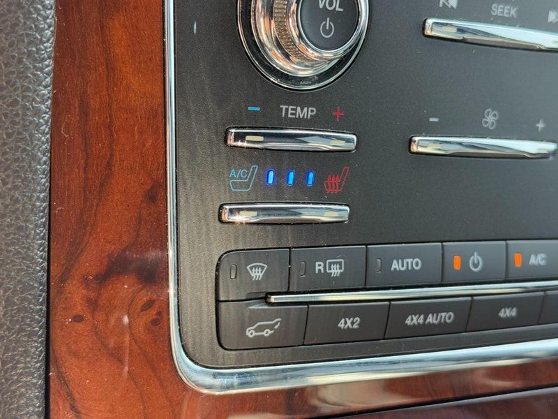 2015 Lincoln Navigator Base