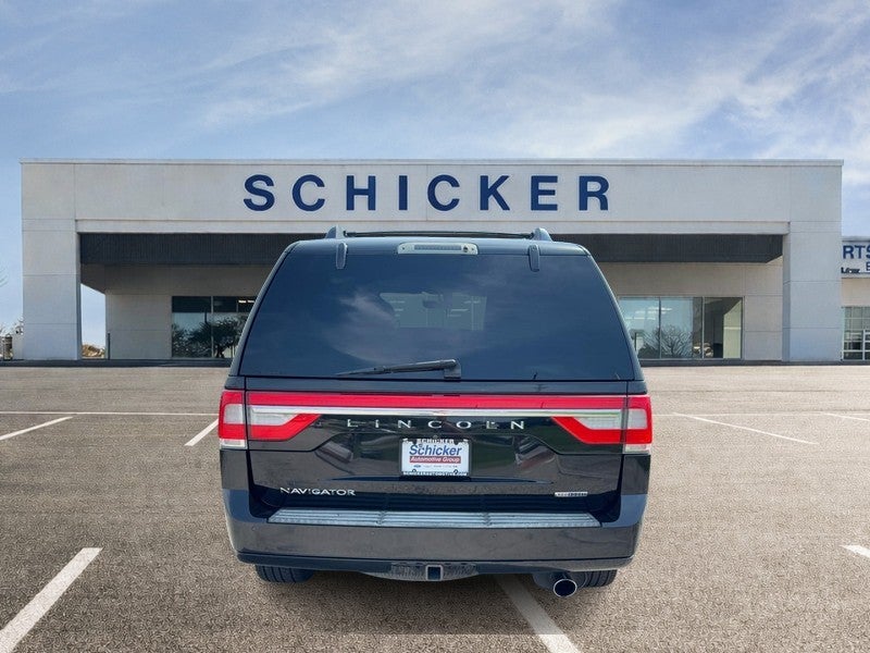 2015 Lincoln Navigator Base