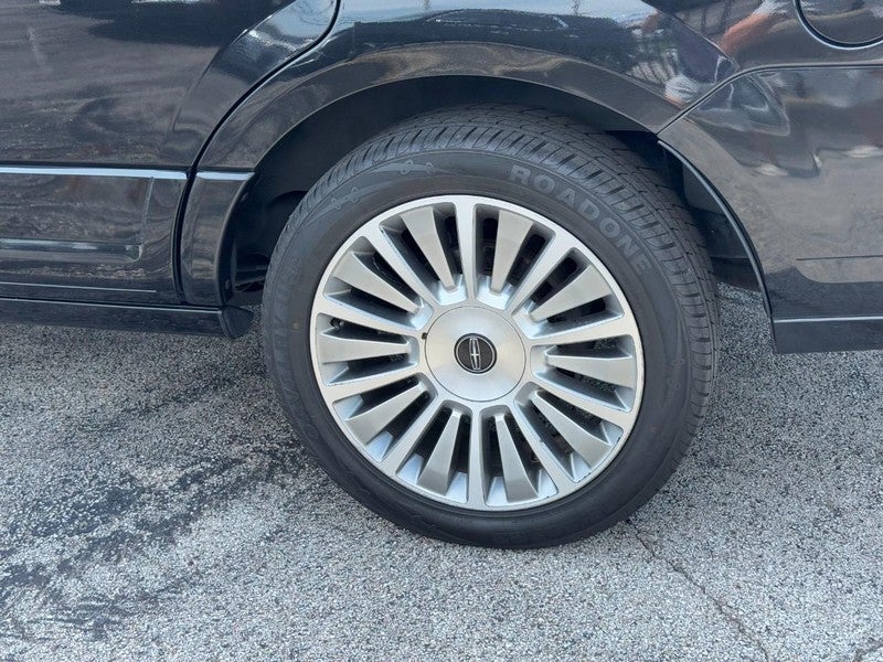 2015 Lincoln Navigator Base