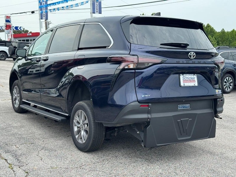 2026 Toyota Sienna LE