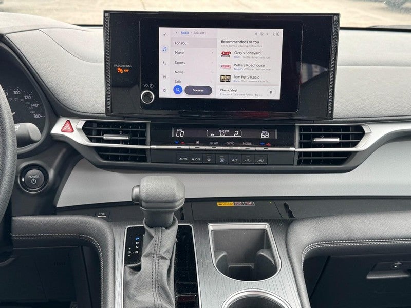 2026 Toyota Sienna LE