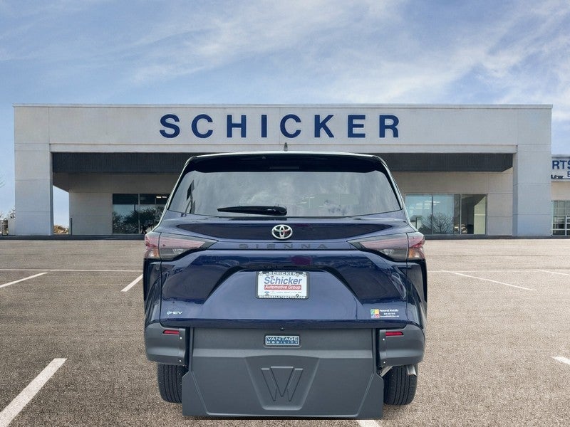 2026 Toyota Sienna LE