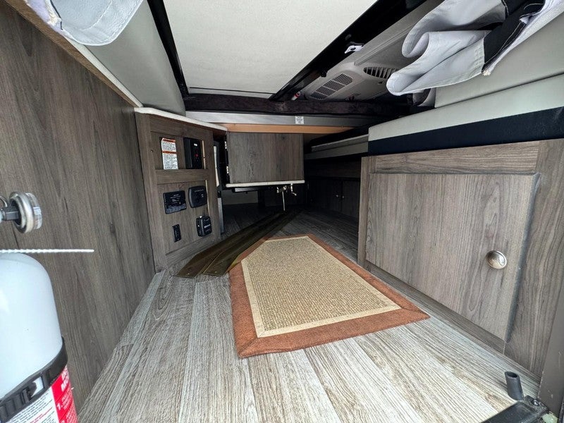2021 COACHMAN CLIPPER Base