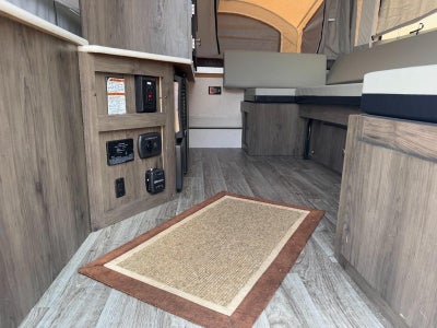 2021 COACHMAN CLIPPER Base