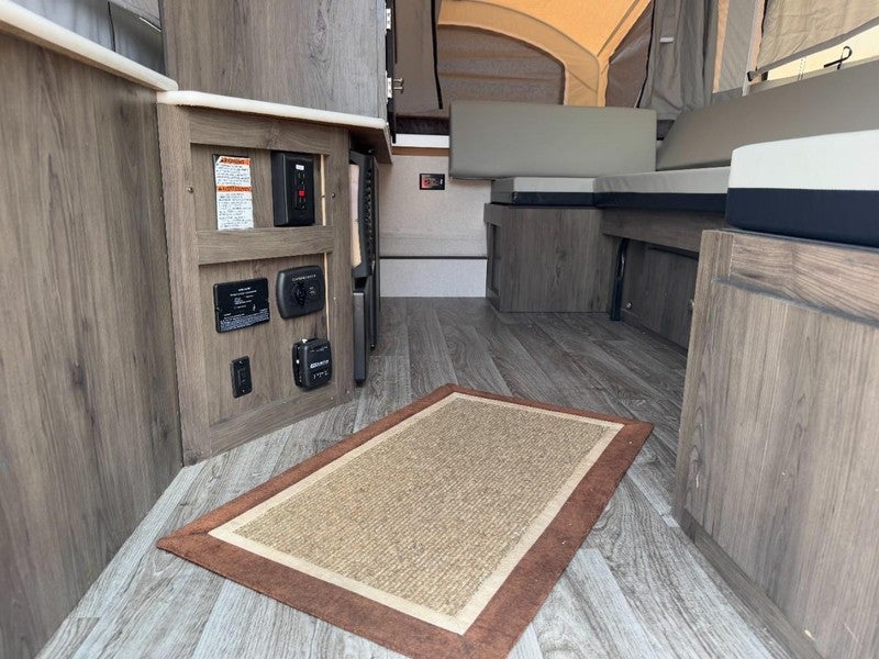 2021 COACHMAN CLIPPER Base