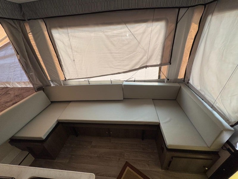 2021 COACHMAN CLIPPER Base