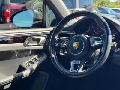 2021 Porsche Macan Base