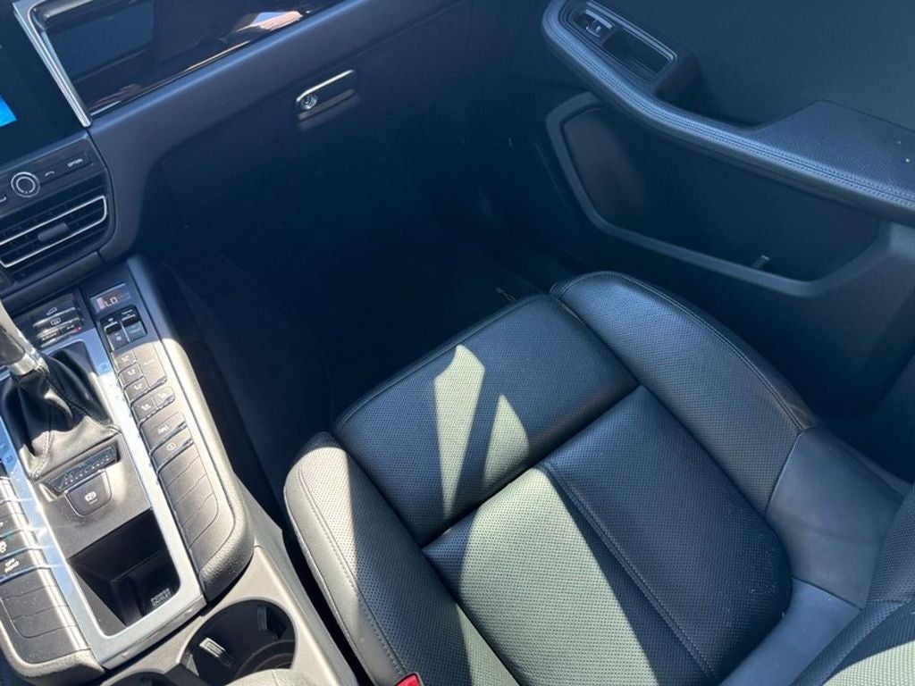 2021 Porsche Macan Base