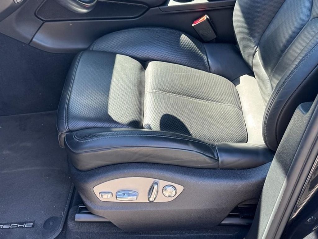 2021 Porsche Macan Base