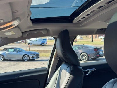 2017 Volvo V60 Premier