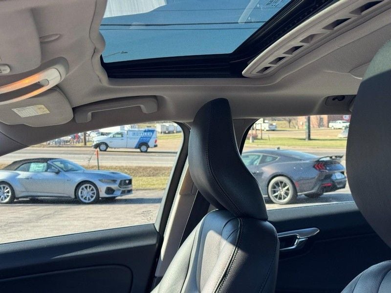 2017 Volvo V60 Premier