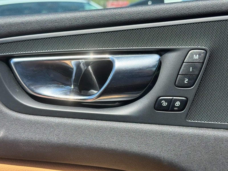 2020 Volvo XC60 Momentum