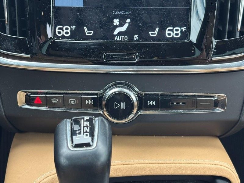 2021 Volvo V90 Cross Country T6