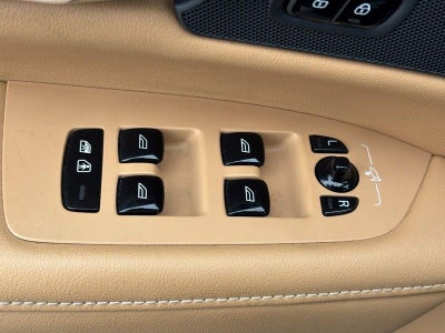 2021 Volvo V90 Cross Country T6