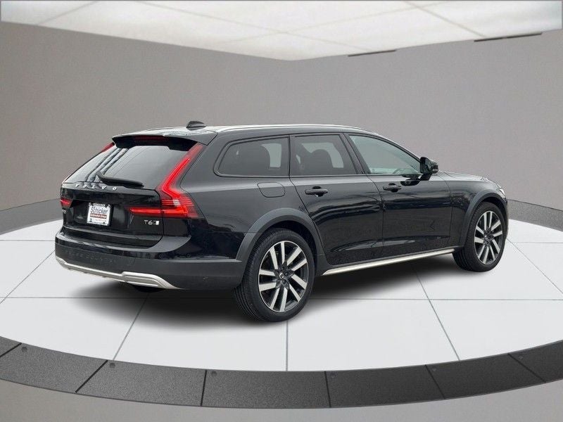 2021 Volvo V90 Cross Country T6