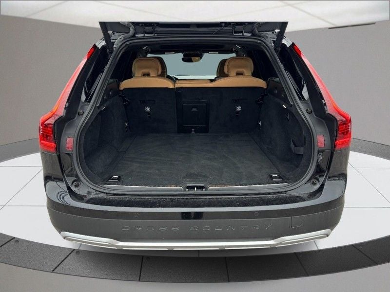2021 Volvo V90 Cross Country T6