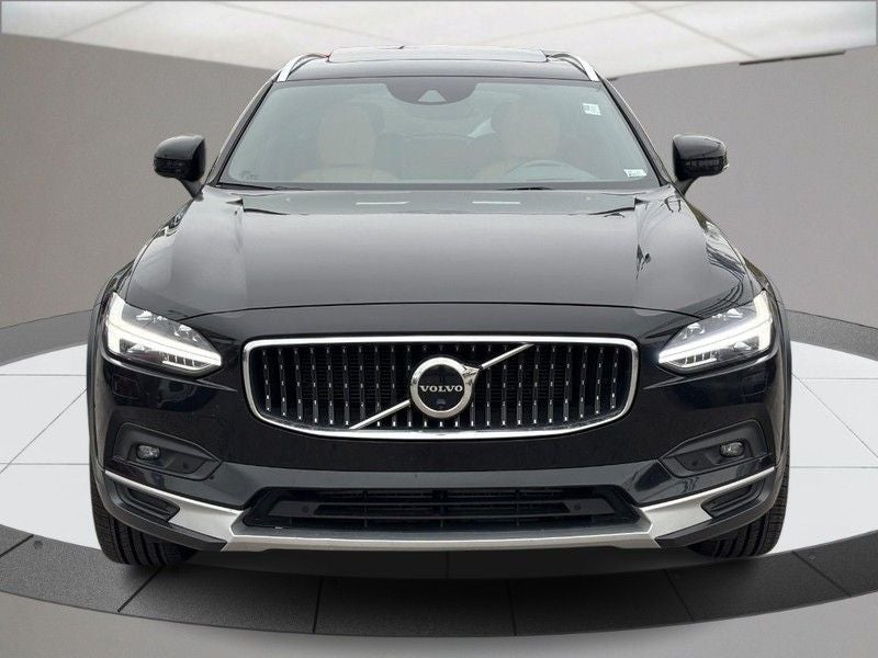 2021 Volvo V90 Cross Country T6